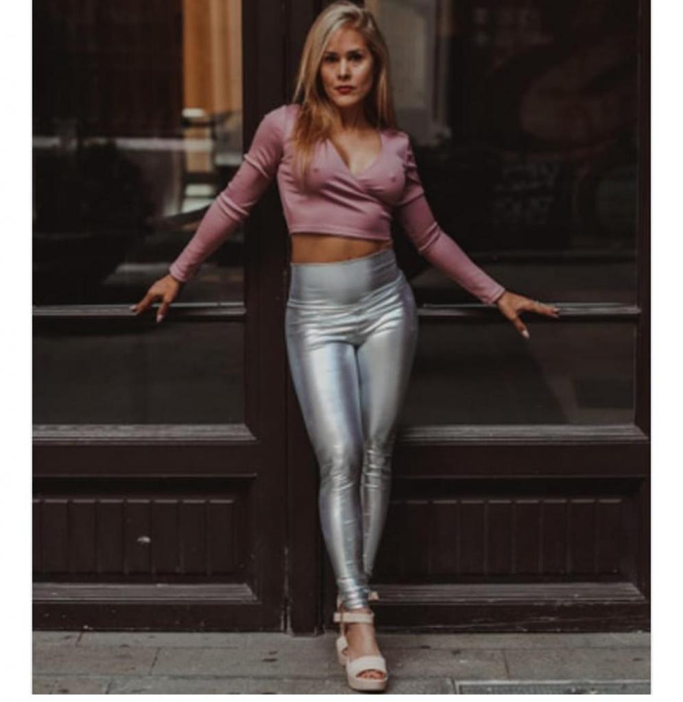 670032063: Chica busca chico en Barcelona