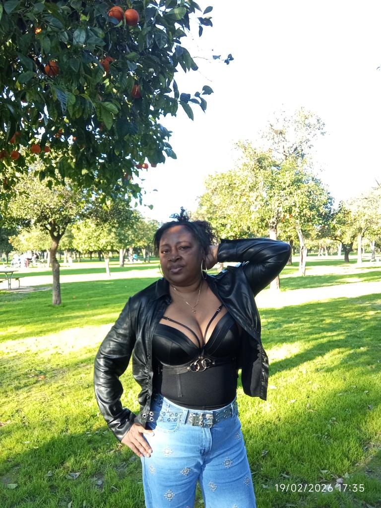 Chica busca chico en Sevilla: 