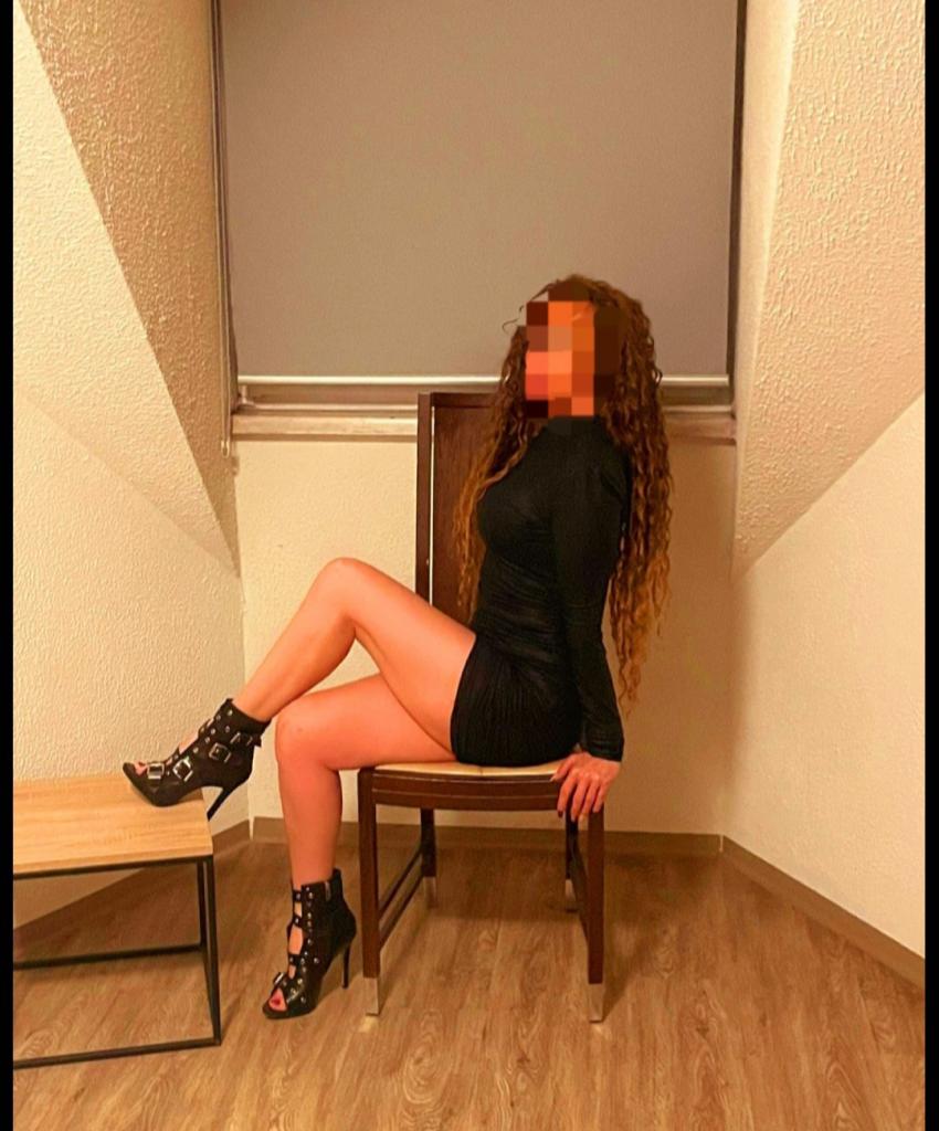 632277442: Chica busca chico en Cantabria