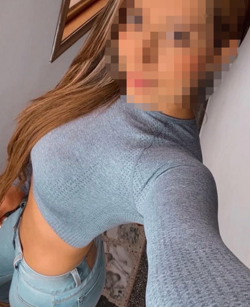 661029797: Chica busca chico en Málaga