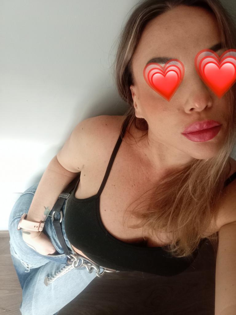 Chica busca chico en Almería: 