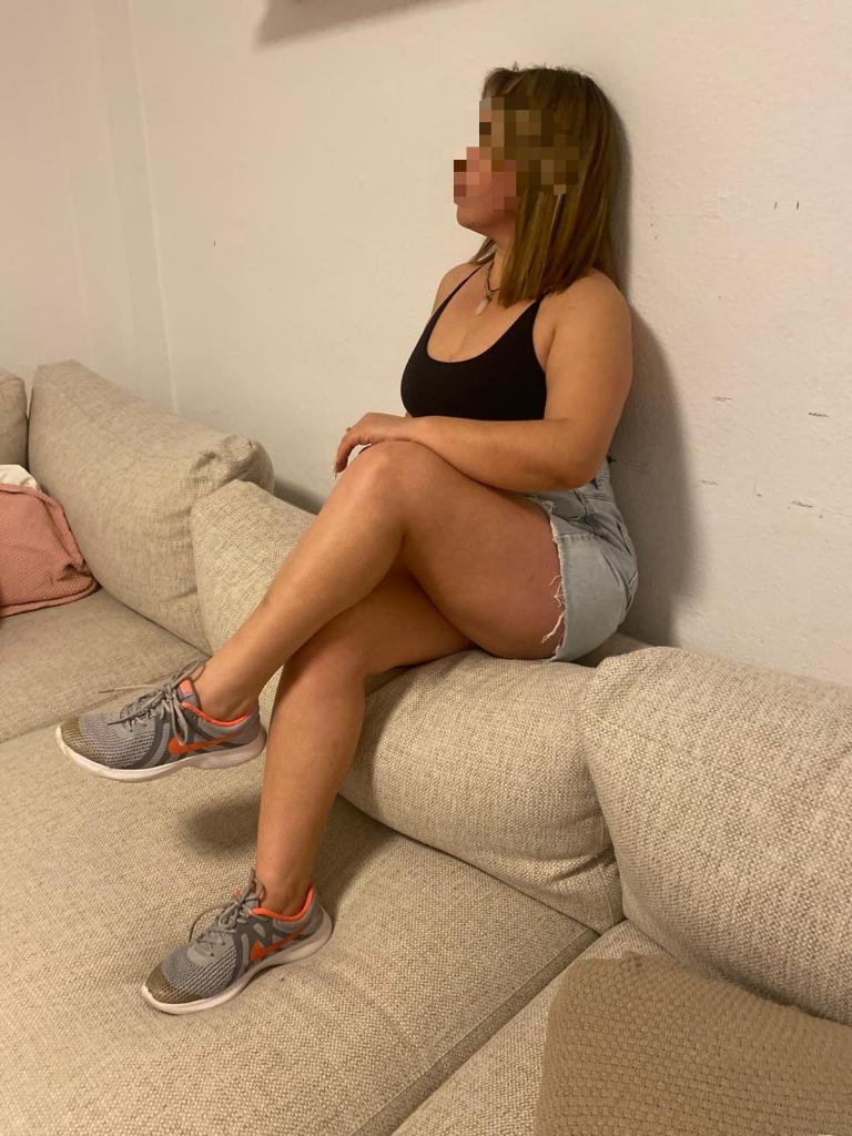 613457854: Chica busca chico en Granada