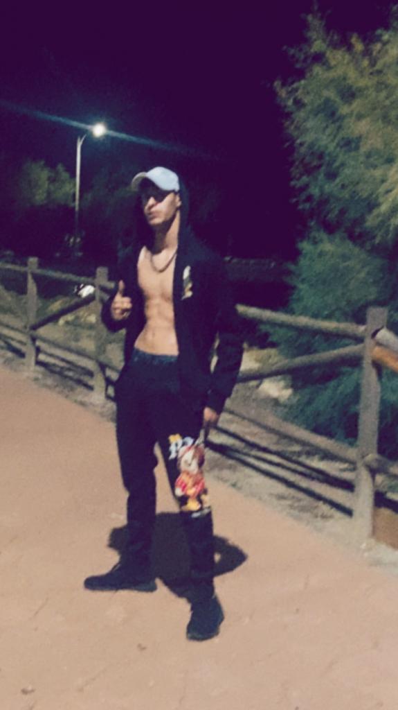 Chico busca chica en Almería: 