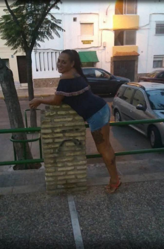 Chica busca chico en Cádiz: 