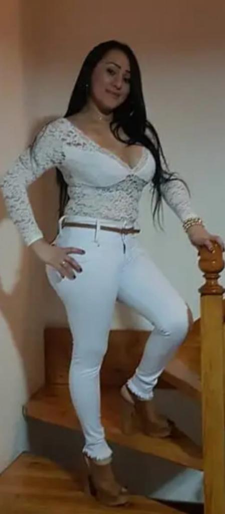 642989260: Chica busca chico en Barcelona