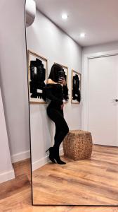 643693379: Chica busca chico en Sevilla