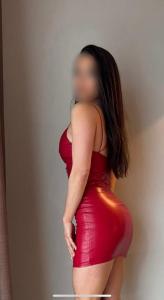 667439855: Chica busca chico en Madrid