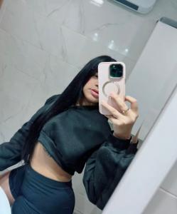 631985299: Chica busca chico en Madrid