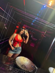 631061539: Chica busca chico en Gerona