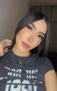 613647137: Chica busca chico en Barcelona