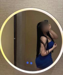 613386714: Chica busca chico en Ibiza