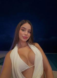 677375060: Chica busca chico en Barcelona