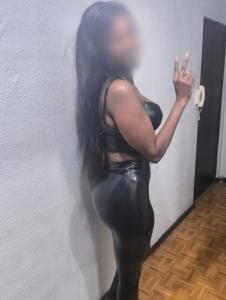 742094351: Chica busca chico en La Coruña