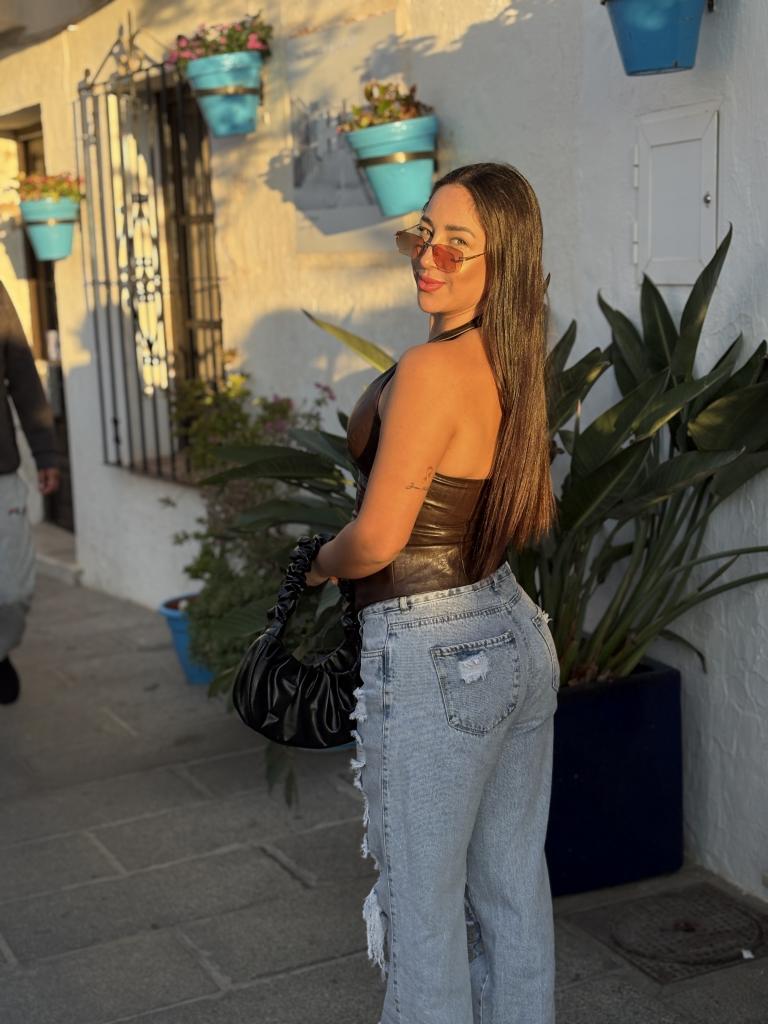 674970494: Chica busca chico en Málaga