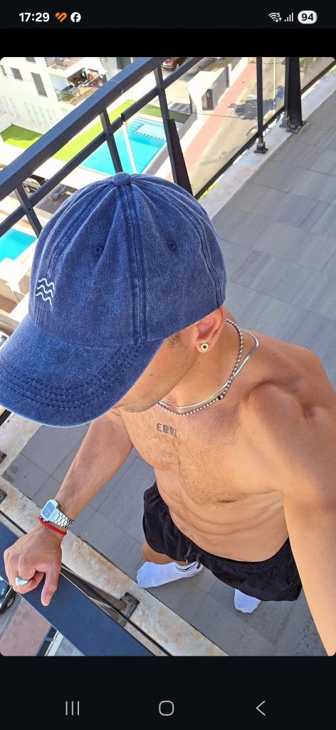 744704947: Chico busca chica en Valencia