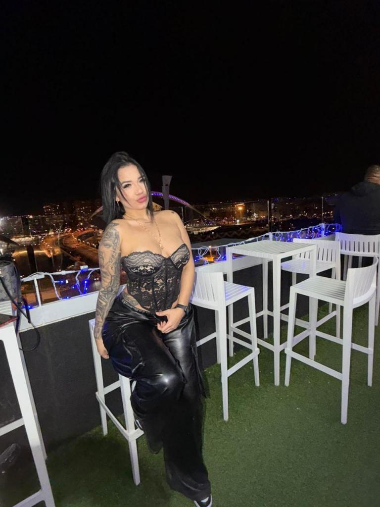 Chica busca chico en Valencia: Chica busca chico