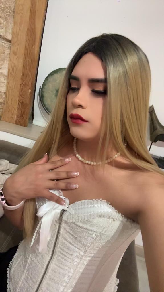 654274798: Transexual en Valencia