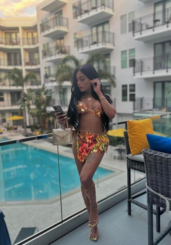 607875824: Travesti en Barcelona