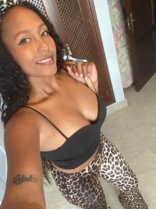 664254362: Chica busca chico en Málaga