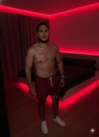 667839646: Chico busca chica en Valencia