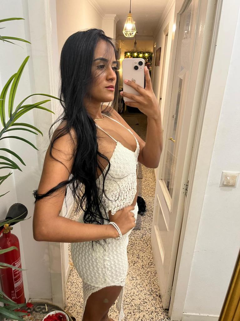 613717365: Chica busca chico en Tarragona