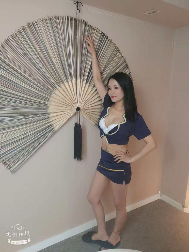 Chica busca chico en Alicante: Chica busca chico