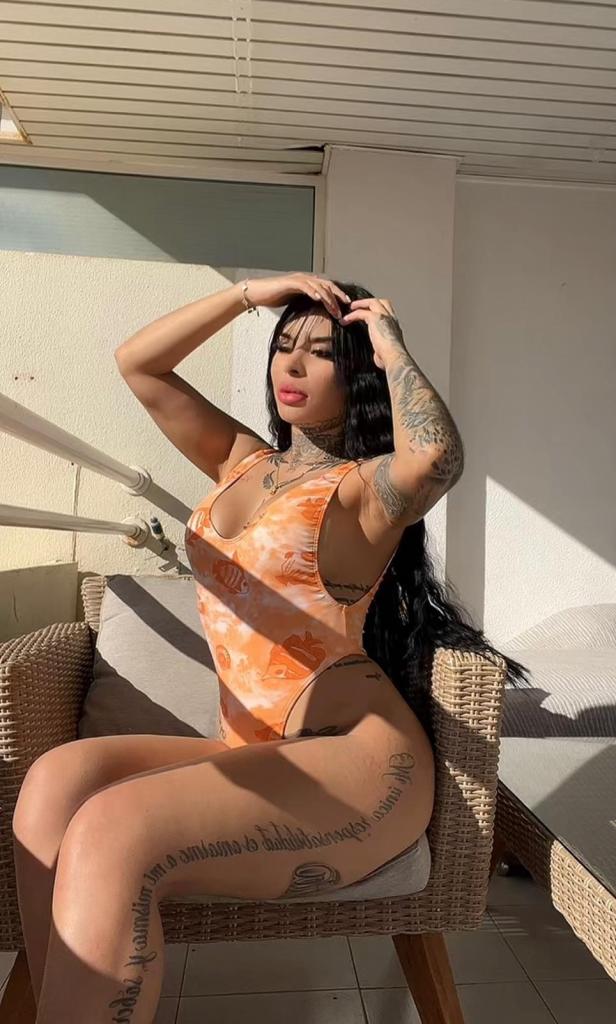 Chica busca chico en Ibiza: 