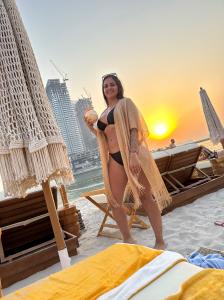 613964258: Chica busca chico en Cantabria