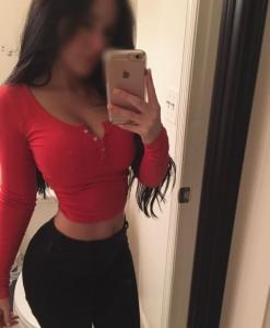 667643054: Chica busca chico en Navarra