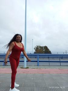 641010831: Chica busca chico en Sevilla