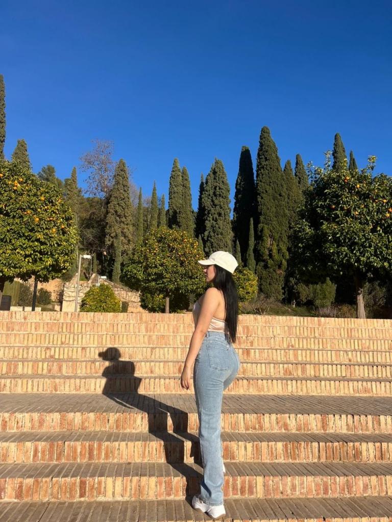 625212250: Chica busca chico en Málaga