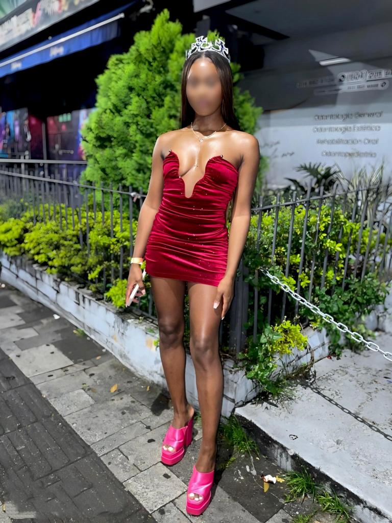 680726959: Chica busca chico en Madrid