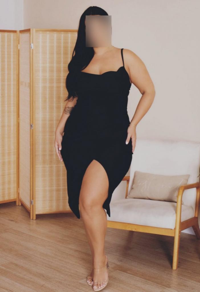 613550365: Chica busca chico en Barcelona