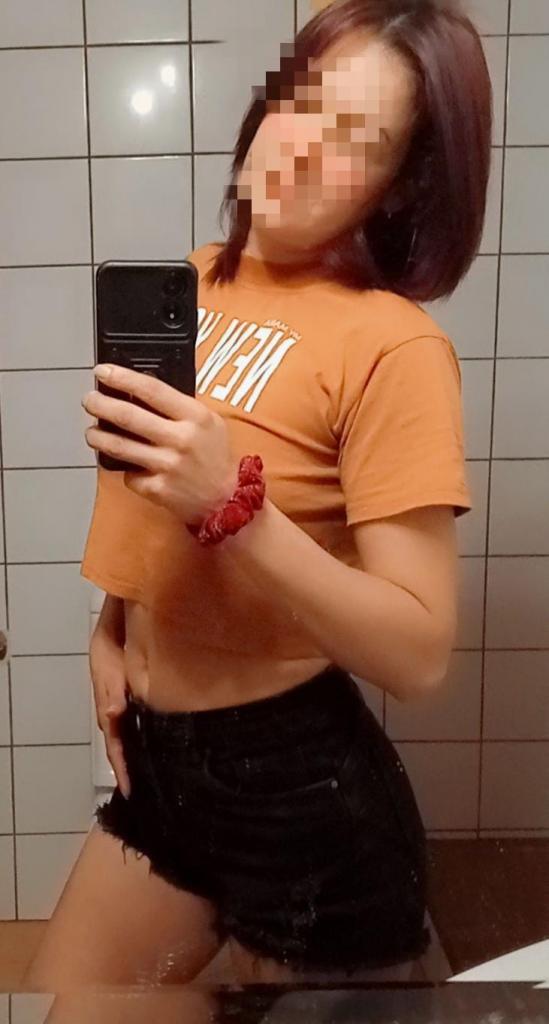 661189458: Chica busca chico en Lérida