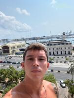 657792755: Chico busca chica en Madrid