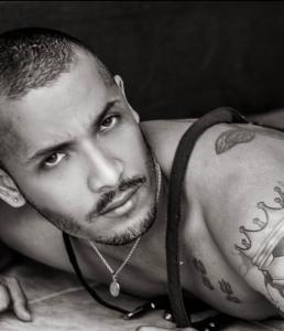 Chico busca chica en Sevilla: 