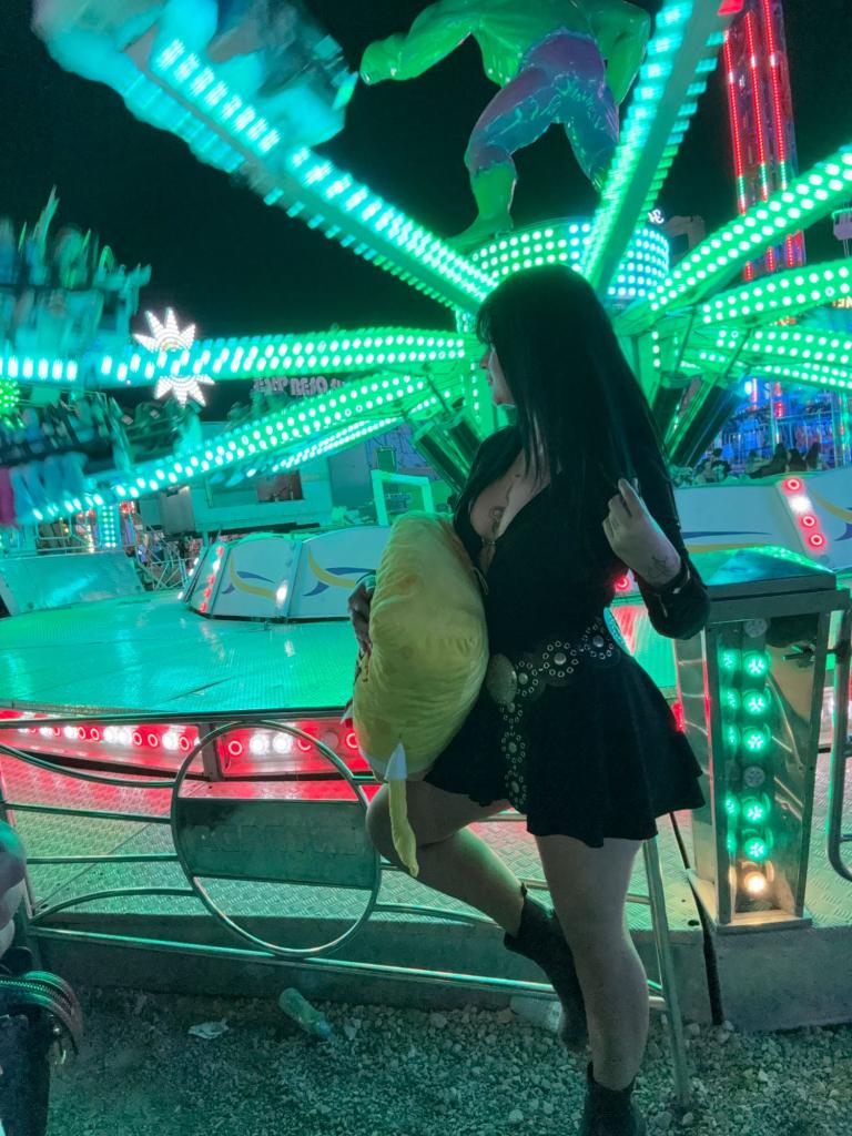 Chica busca chico en Almería: 