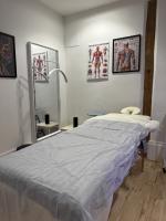 692988860: Chico busca chica en Barcelona