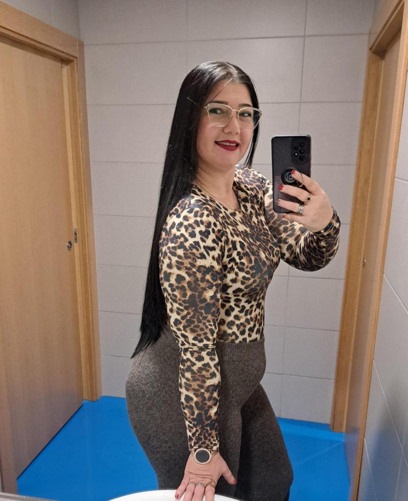 Chica busca chico en Alicante: Chica busca chico