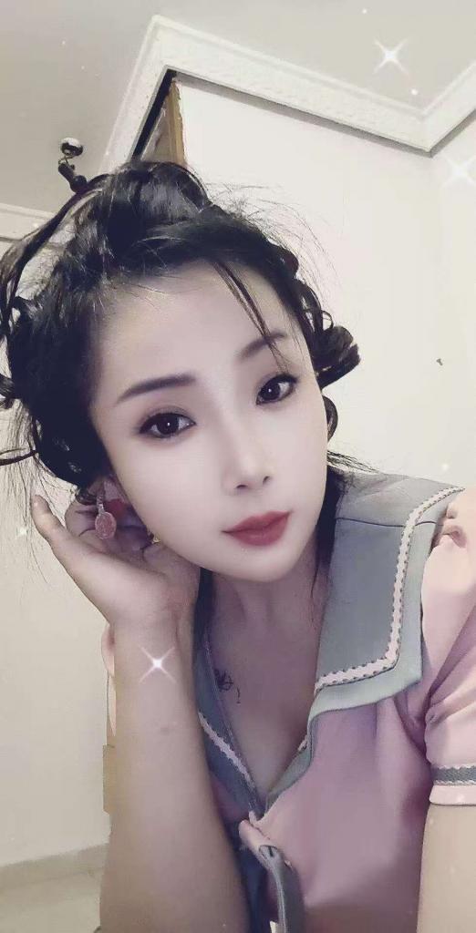 667334601: Chica busca chico en Barcelona