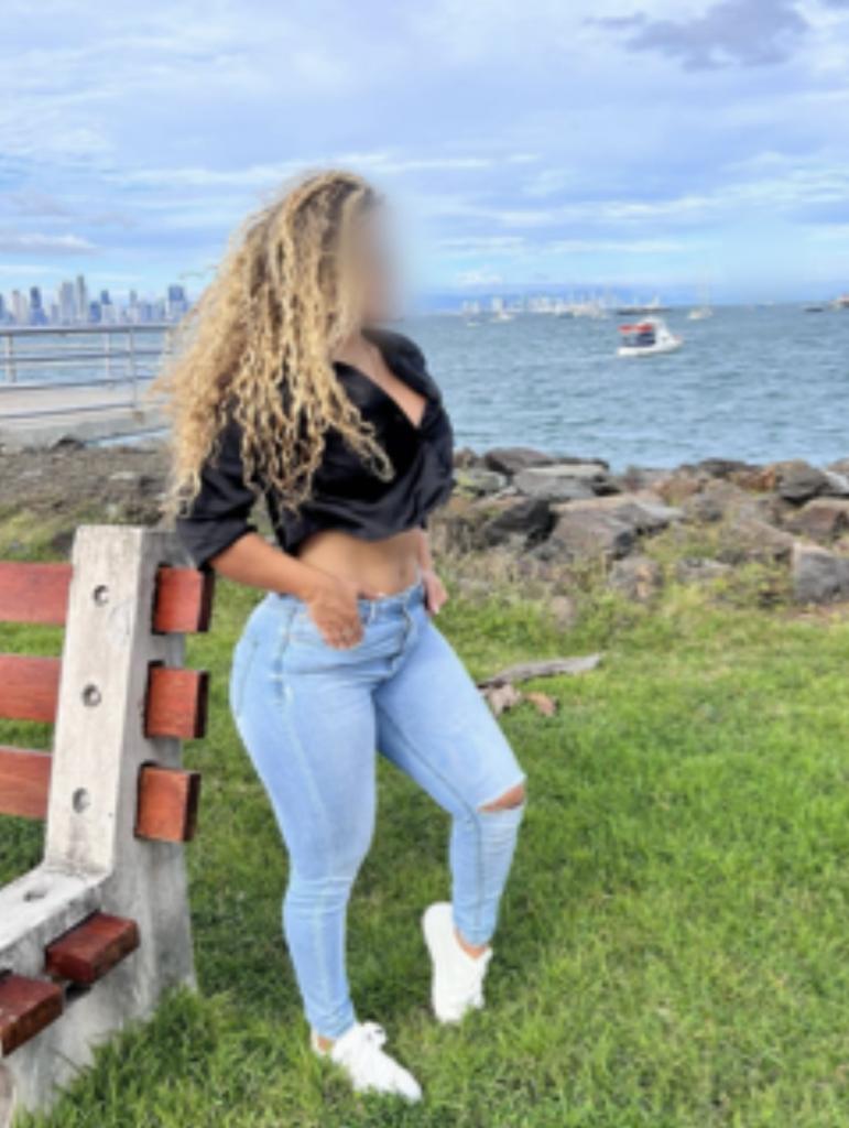 Chica busca chico en Sevilla: 