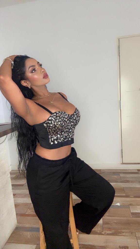 643596417: Chica busca chico en Cantabria