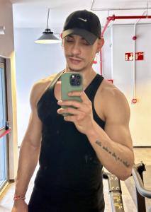 Chico busca chica en Asturias: 