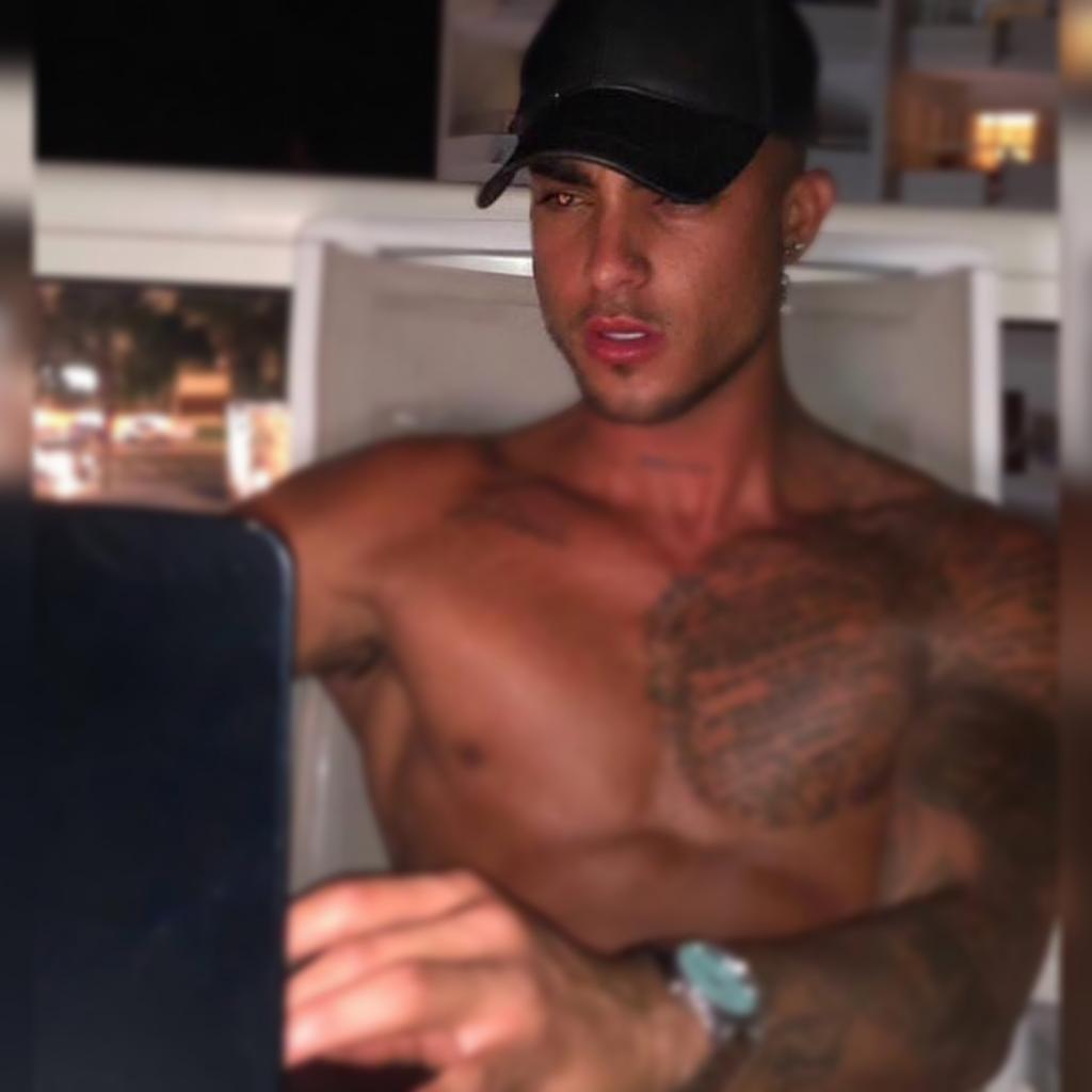 Chico busca chica en Valencia: 