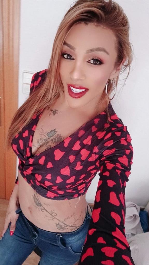 672831800: Transexual en Sevilla