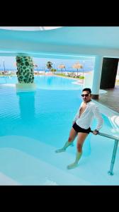 Chico busca chica en Las Palmas: 