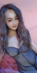 654948221: Chica busca chico en Barcelona