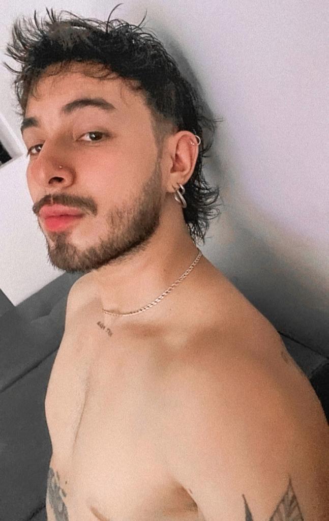 672044911: Chico busca chica en Ceuta