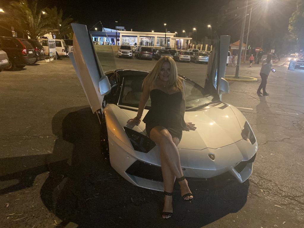 Chica busca chico en Huelva: 