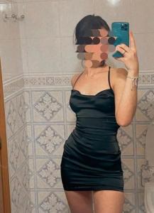 672838474: Chica busca chico en Sevilla